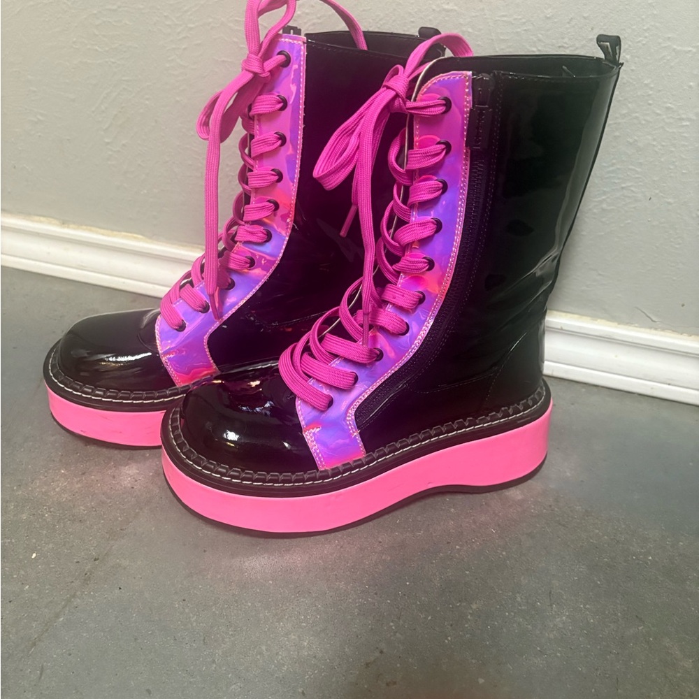 Demonia Emily 350 boots